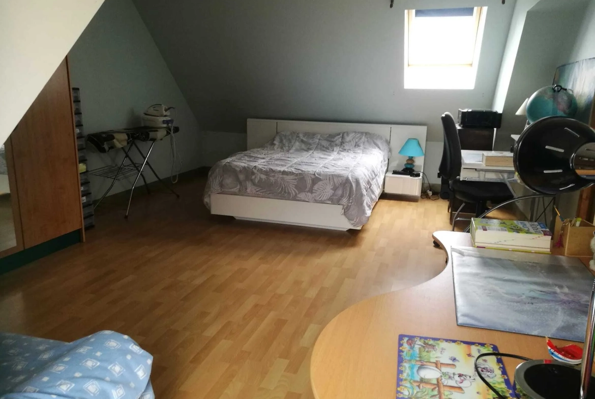 Maison à vendre de 140 m2 avec grand terrain à Hauterive, Normandie 