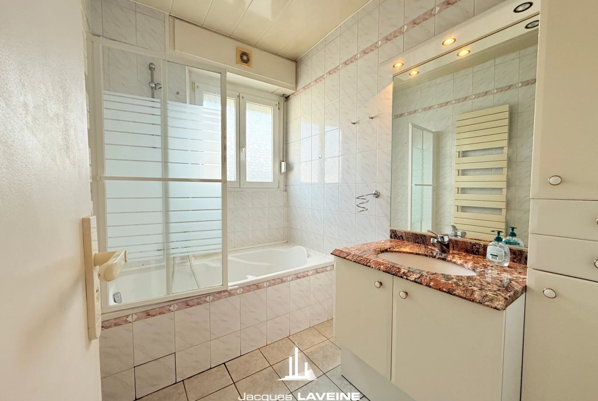 Appartement 4 pièces avec garage à Woippy proche gare et commodités 
