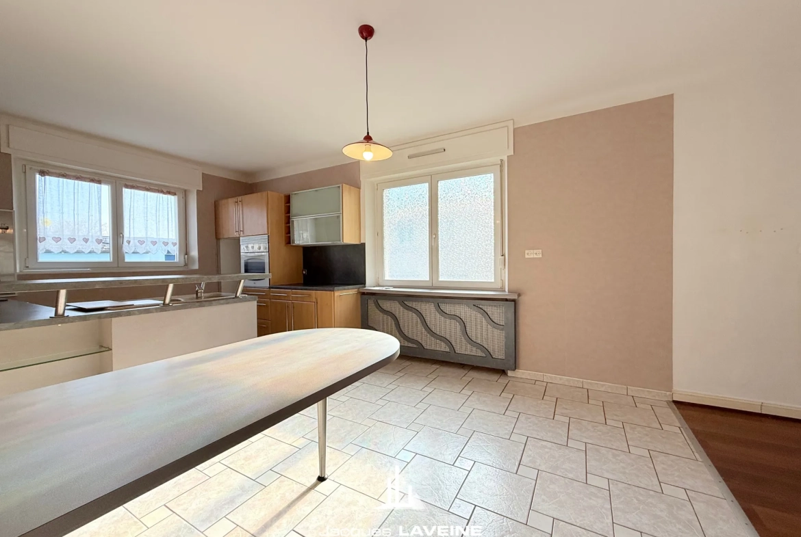 Appartement 4 pièces avec garage à Woippy proche gare et commodités 
