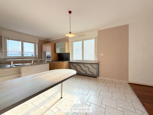Appartement 4 pièces avec garage à Woippy proche gare et commodités 