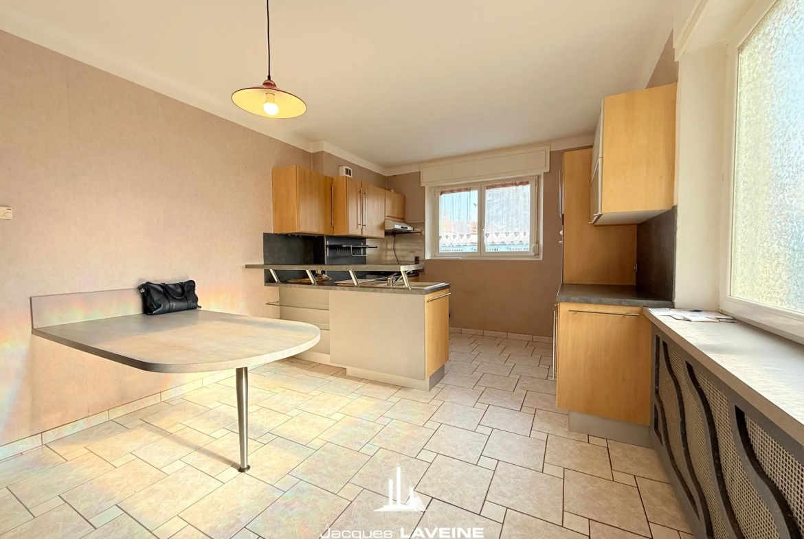 Appartement 4 pièces avec garage à Woippy proche gare et commodités 