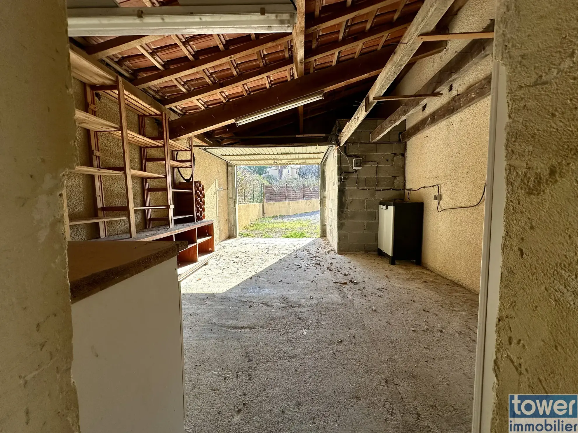 Appartement T2 à Leucate Plage avec garage, terrasses et jardin arboré 