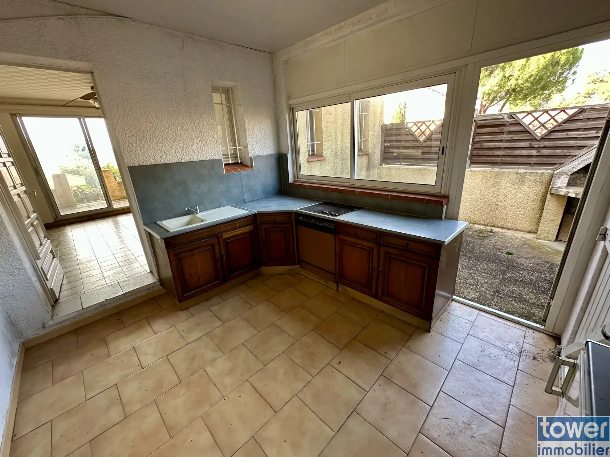 Appartement T2 à Leucate Plage avec garage, terrasses et jardin arboré 