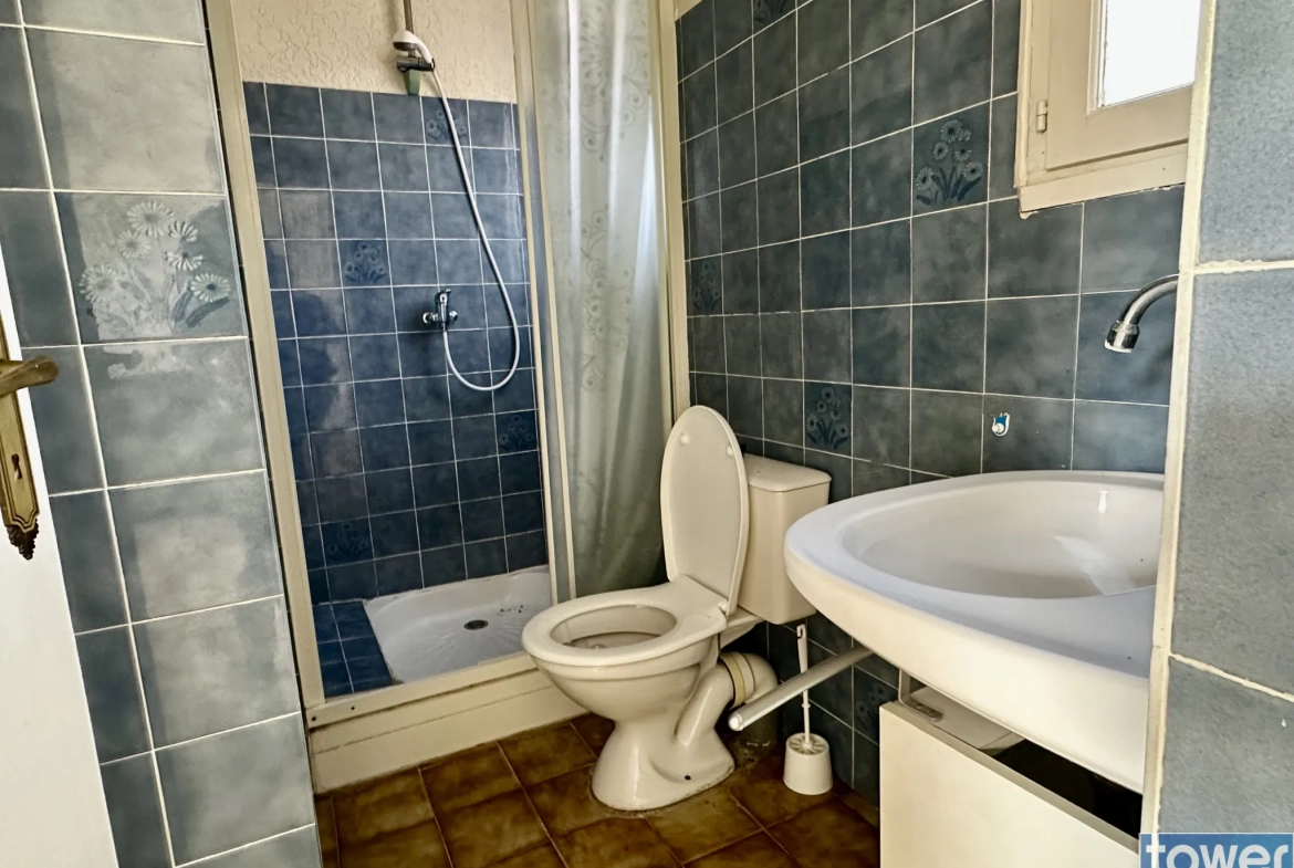 Appartement T2 à Leucate Plage avec garage, terrasses et jardin arboré 