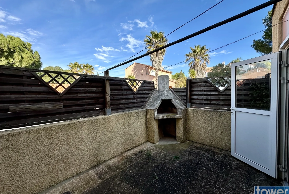 Appartement T2 à Leucate Plage avec garage, terrasses et jardin arboré 
