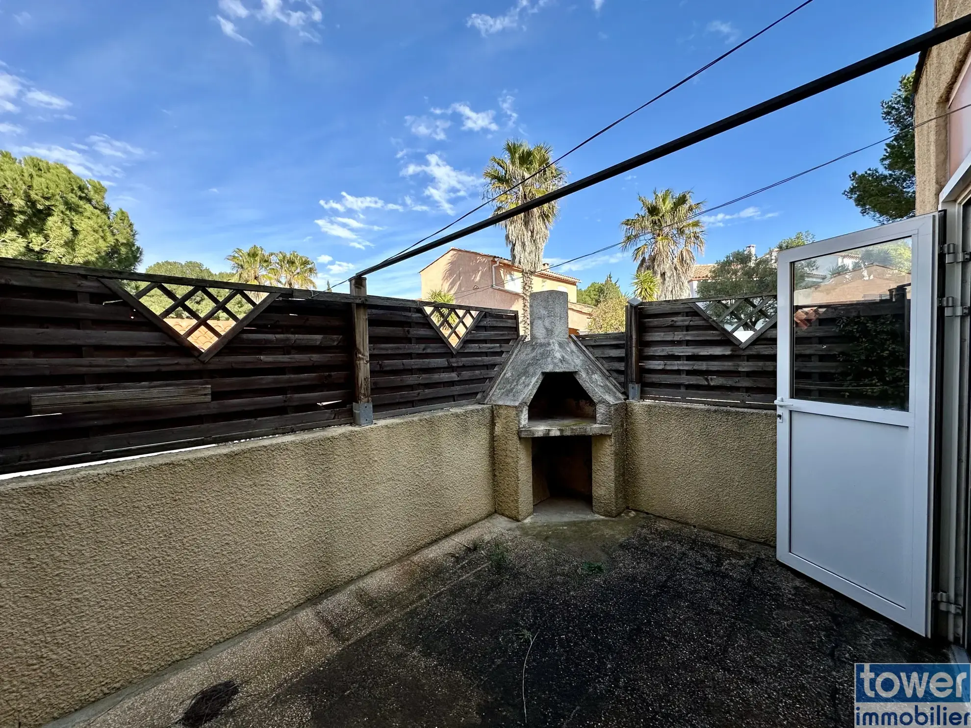 Appartement T2 à Leucate Plage avec garage, terrasses et jardin arboré 