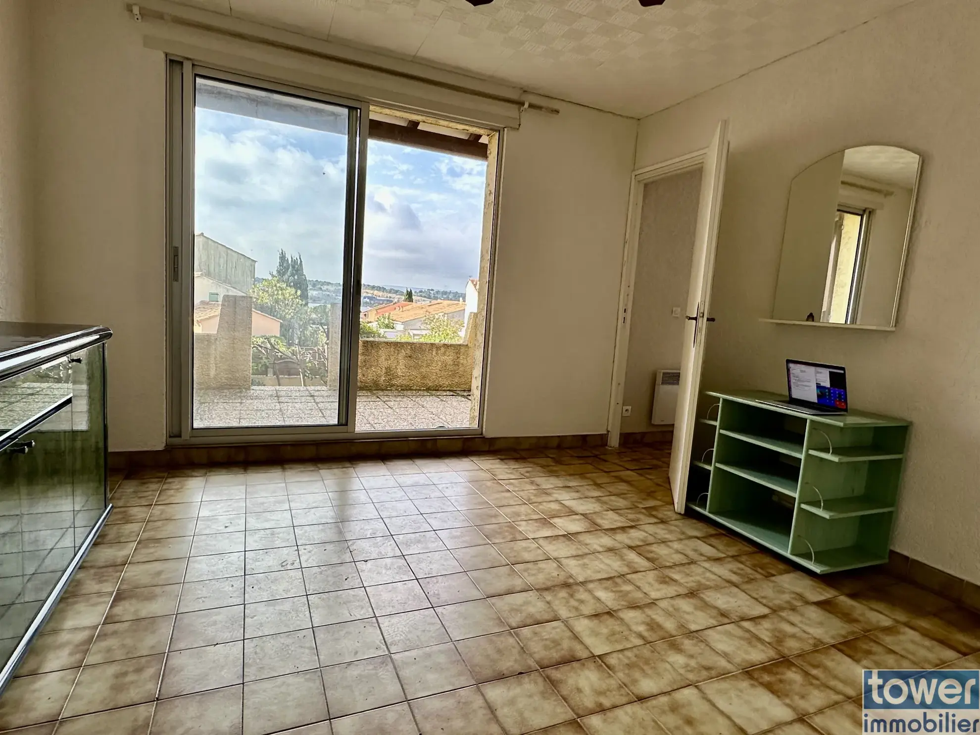 Appartement T2 à Leucate Plage avec garage, terrasses et jardin arboré 