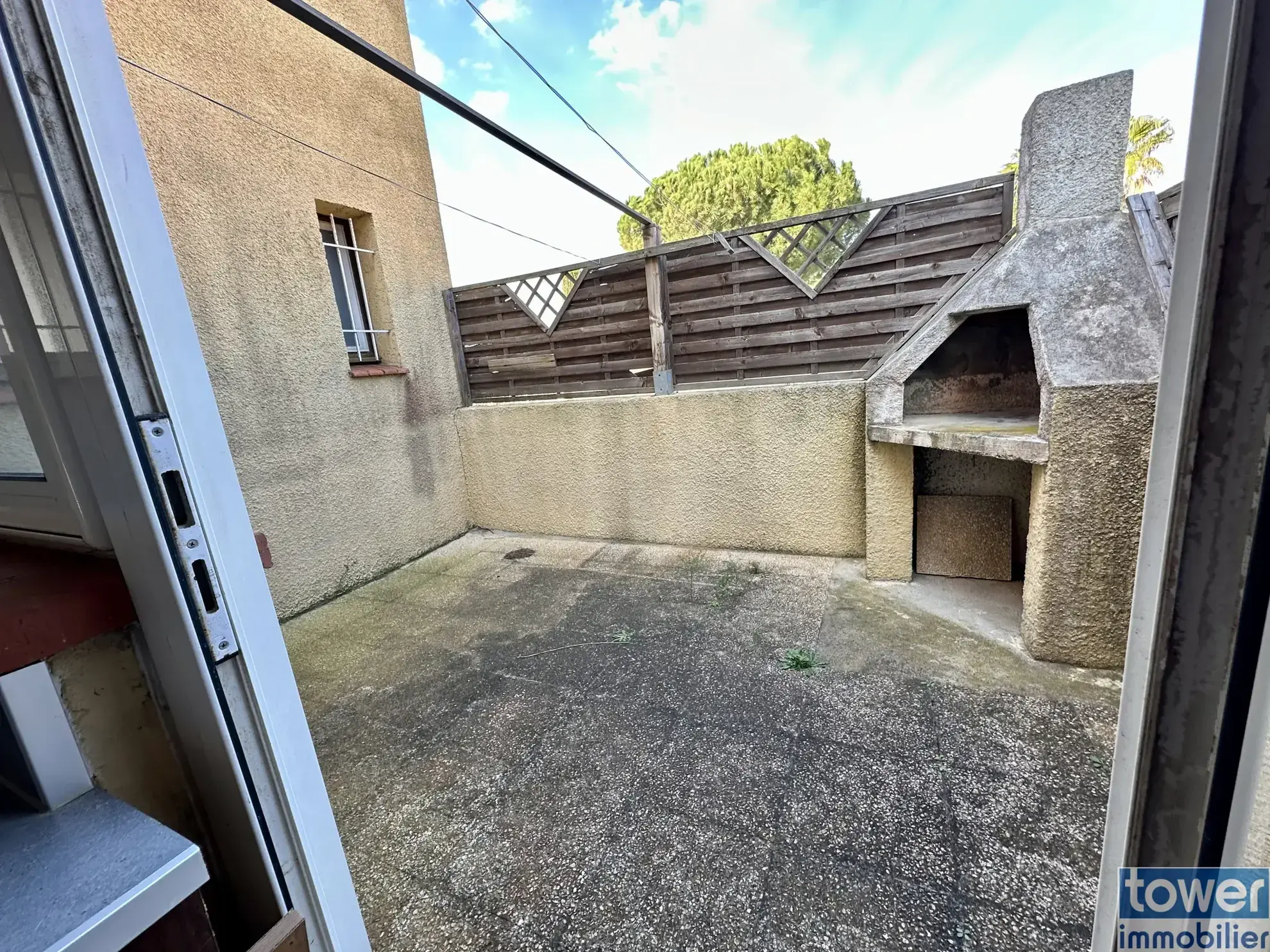 Appartement T2 à Leucate Plage avec garage, terrasses et jardin arboré 