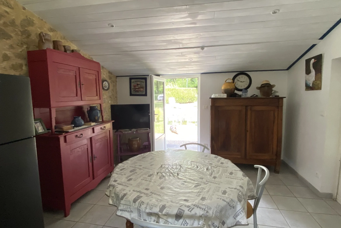 Maison rénovée à 10 km de Langon, environnement boisé, grand terrain 