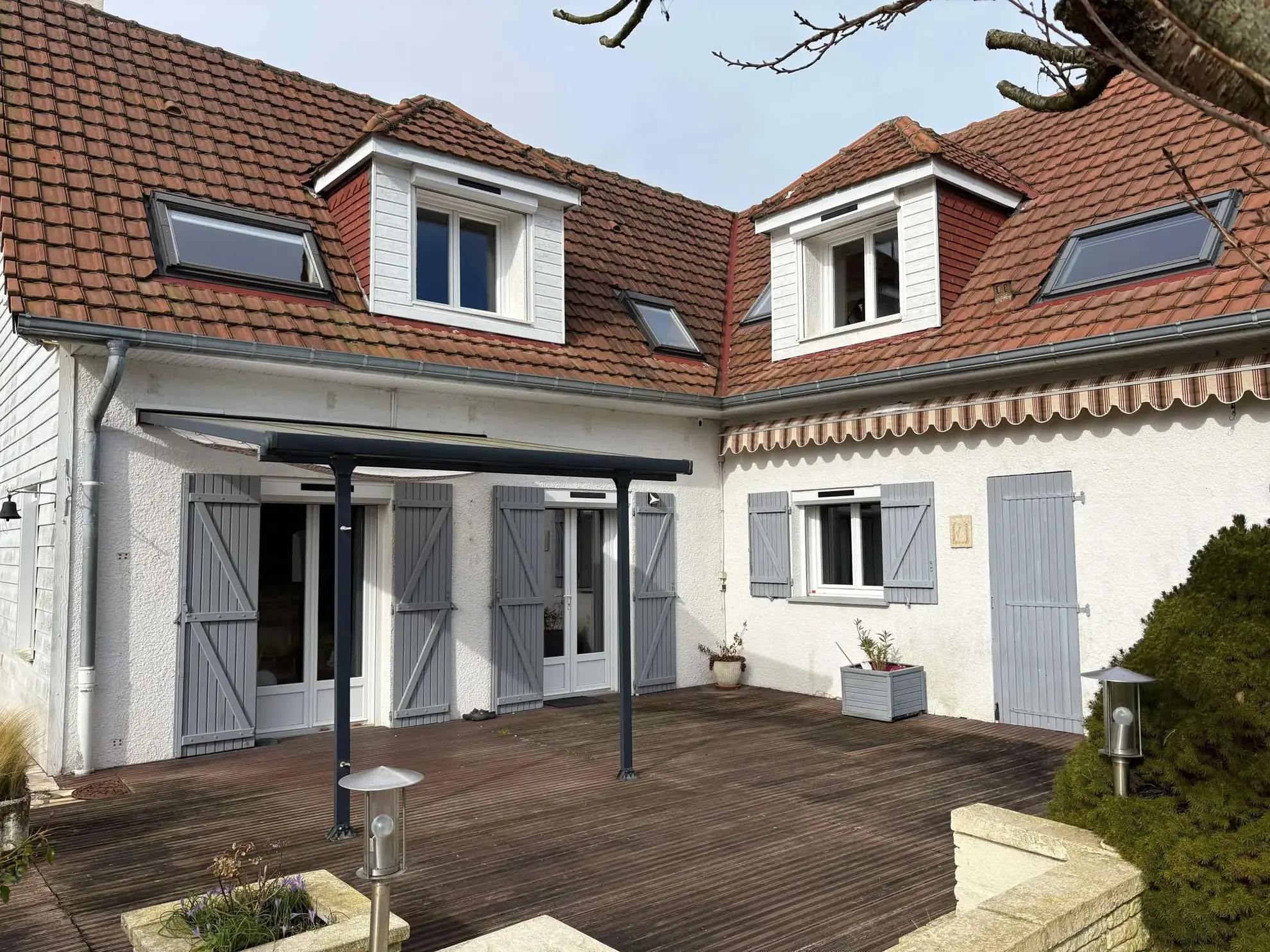 Maison à vendre à Drucat, 4 chambres, garage, terrasse et environnement paisible proche d'Abbeville 
