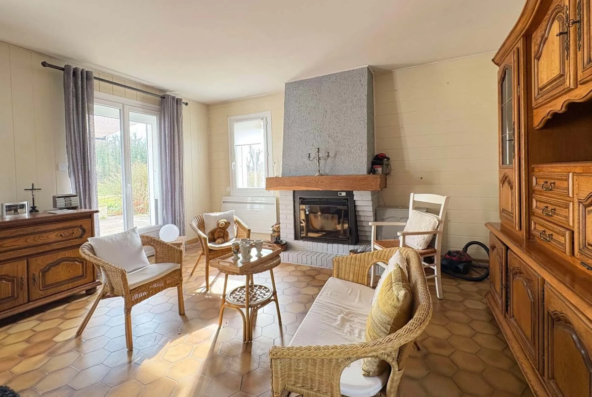 Maison à vendre à Drucat, 4 chambres, garage, terrasse et environnement paisible proche d'Abbeville 