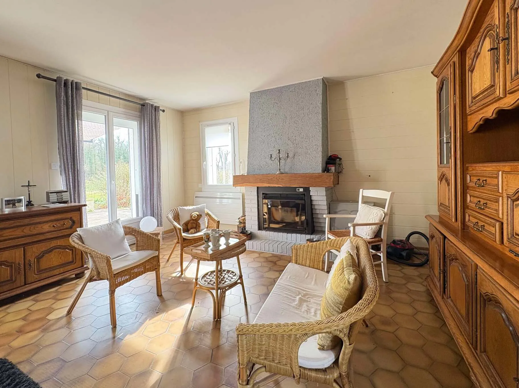 Maison à vendre à Drucat, 4 chambres, garage, terrasse et environnement paisible proche d'Abbeville 