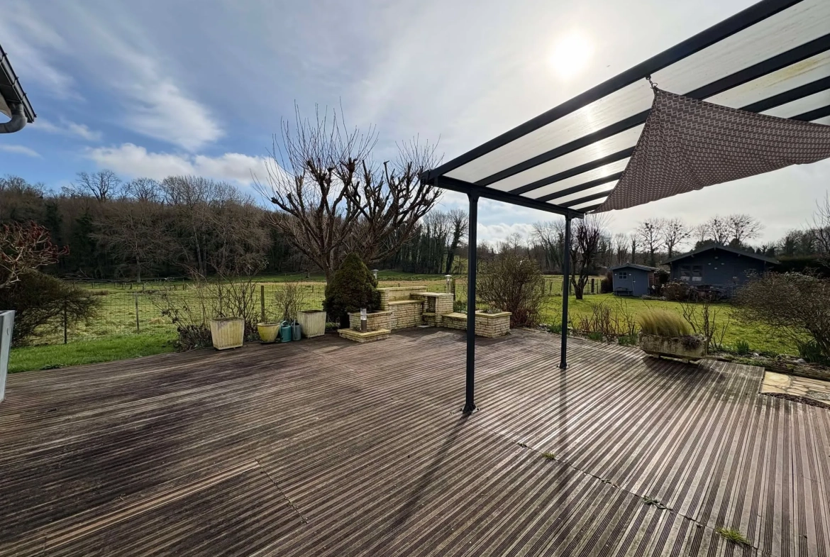 Maison à vendre à Drucat, 4 chambres, garage, terrasse et environnement paisible proche d'Abbeville 