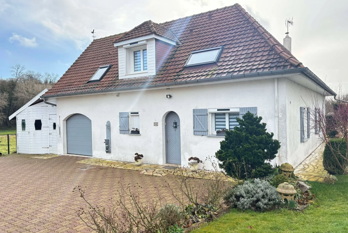 Maison à vendre à Drucat, 4 chambres, garage, terrasse et environnement paisible proche d'Abbeville 