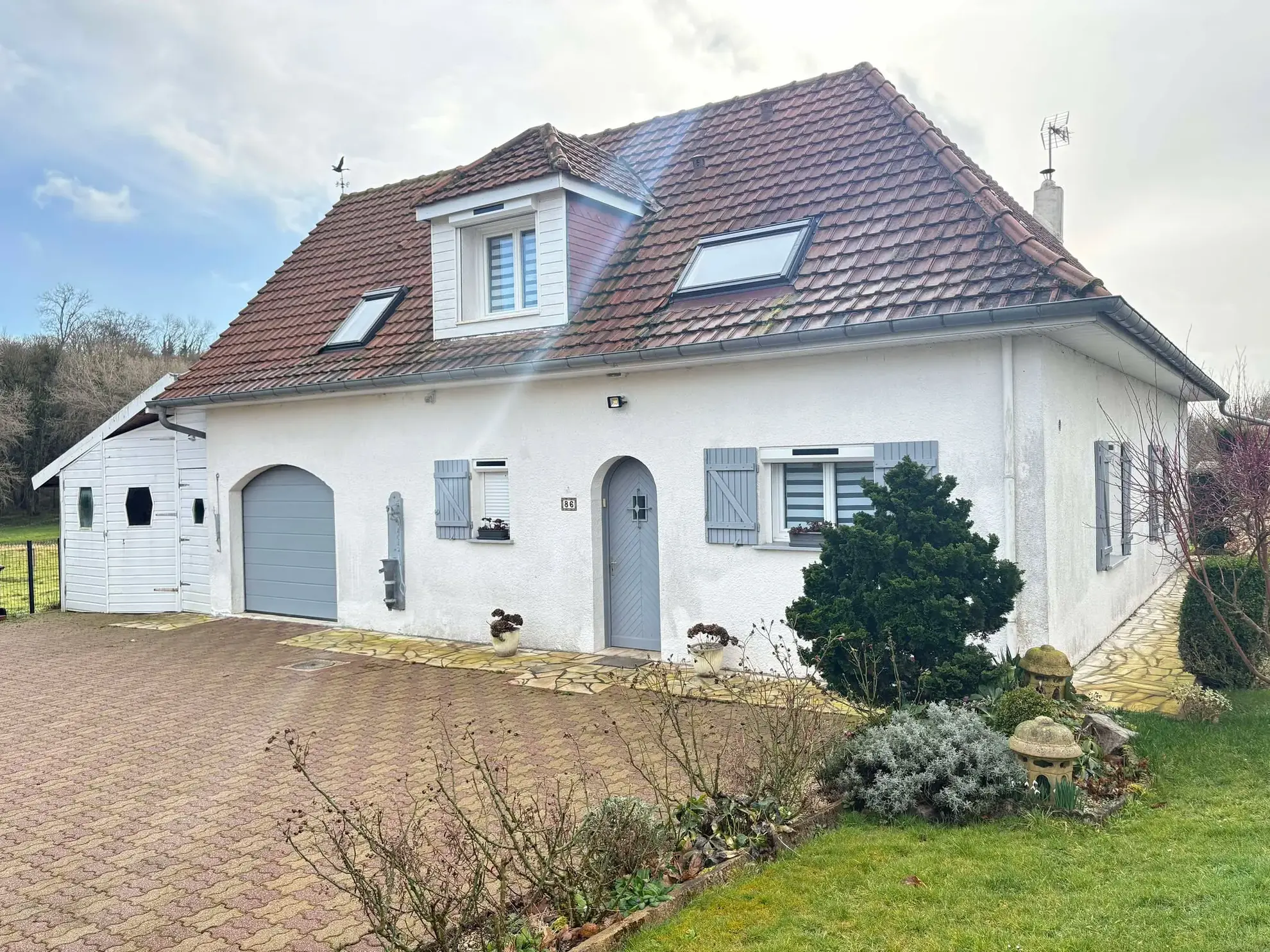 Maison à vendre à Drucat, 4 chambres, garage, terrasse et environnement paisible proche d'Abbeville 