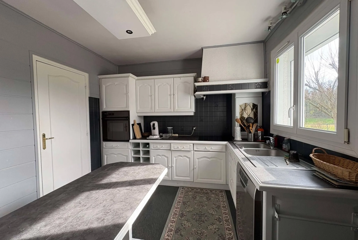 Maison à vendre à Drucat, 4 chambres, garage, terrasse et environnement paisible proche d'Abbeville 