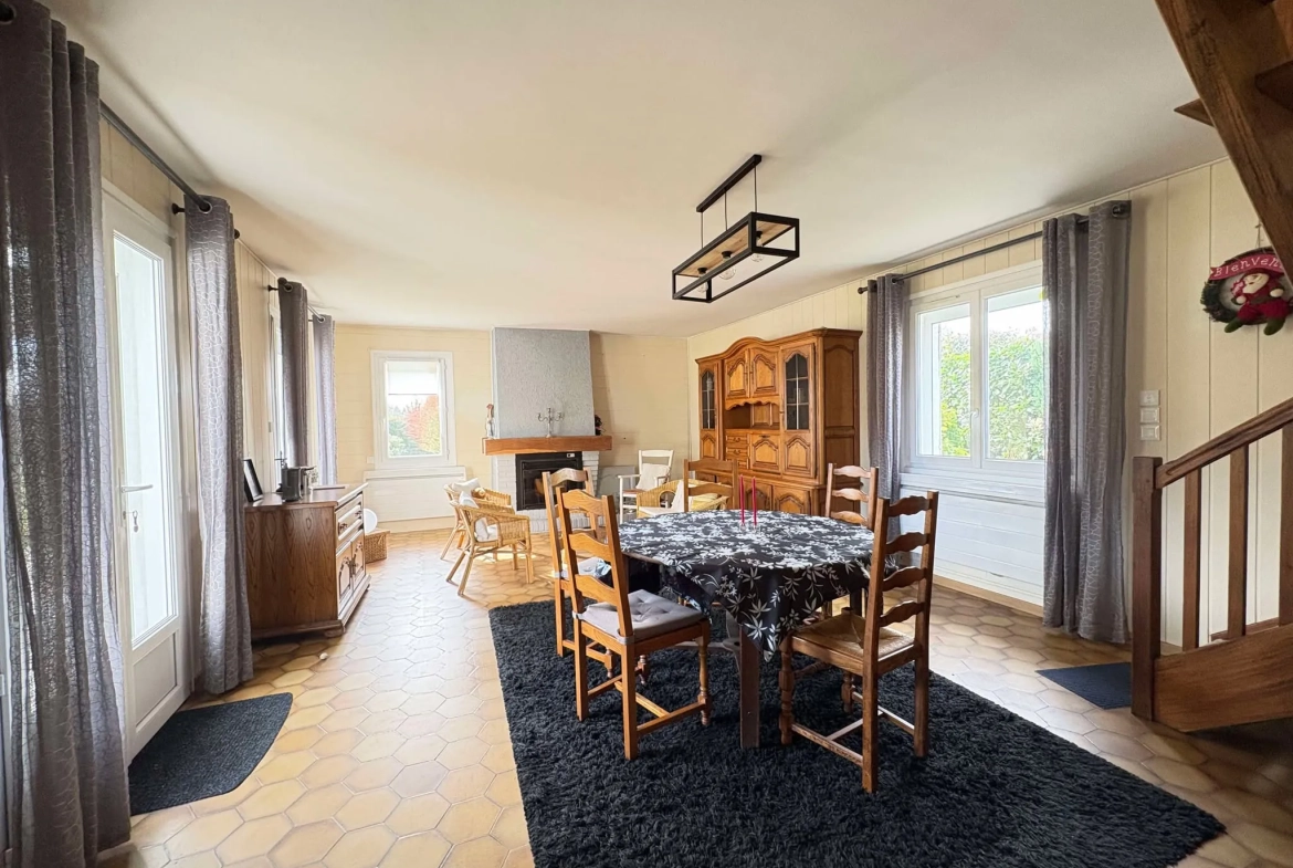 Maison à vendre à Drucat, 4 chambres, garage, terrasse et environnement paisible proche d'Abbeville 
