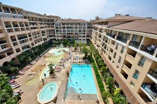 Appartement T2 avec terrasse, vue montagne, à Cannes la Bocca - Investissement idéal 