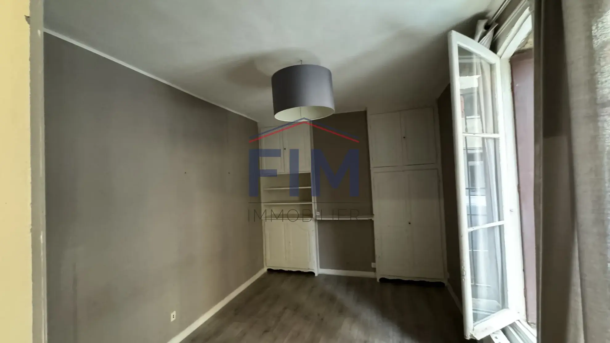 Appartement F3 à vendre en centre-ville de Dieppe, idéal pour investissement ou bureaux professionnels 