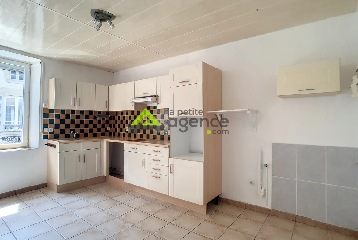 Ensemble immobilier à Bourganeuf de 294 m² avec potentiel locatif 