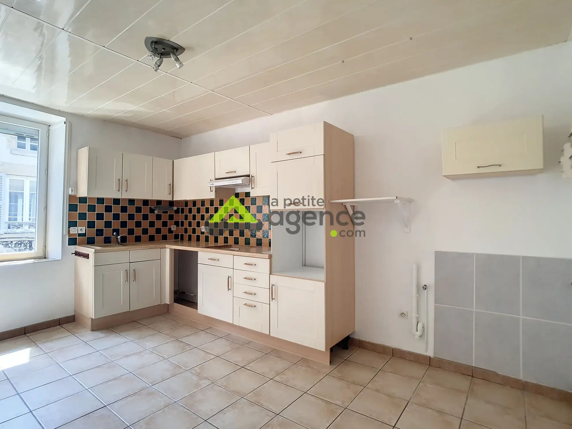 Ensemble immobilier à Bourganeuf de 294 m² avec potentiel locatif 