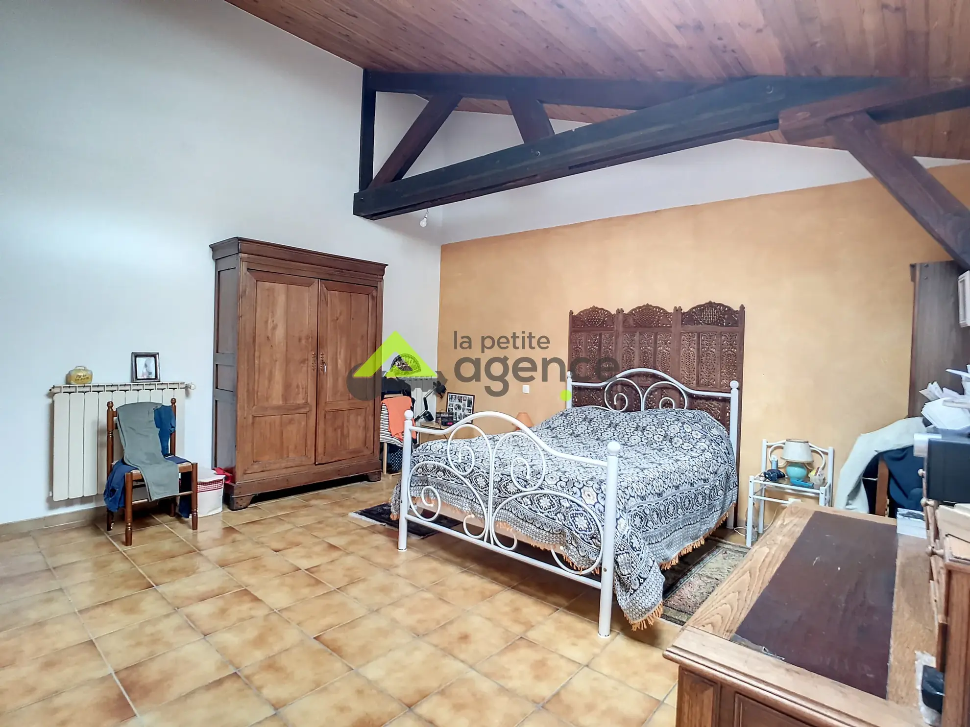 Ensemble immobilier à Bourganeuf de 294 m² avec potentiel locatif 