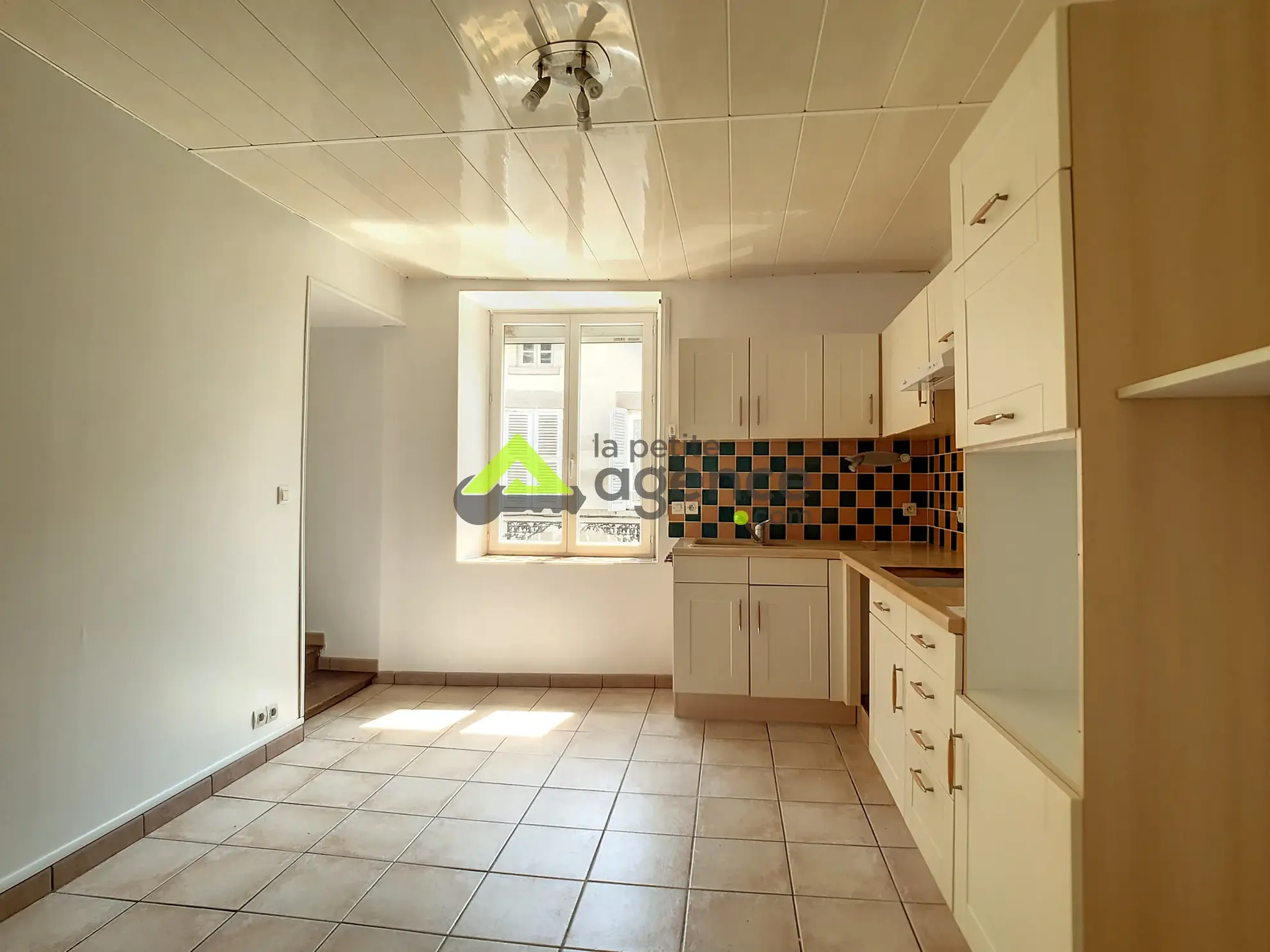 Ensemble immobilier à Bourganeuf de 294 m² avec potentiel locatif 