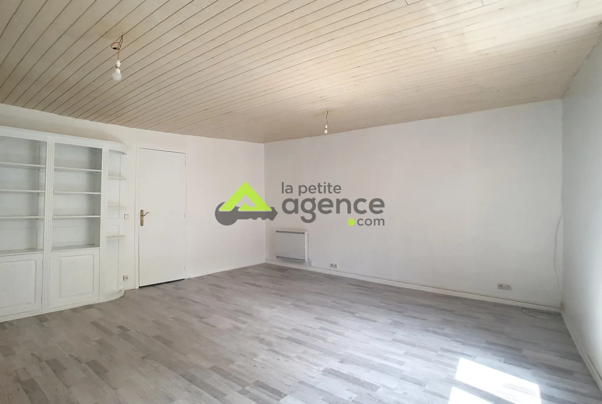 Ensemble immobilier à Bourganeuf de 294 m² avec potentiel locatif 