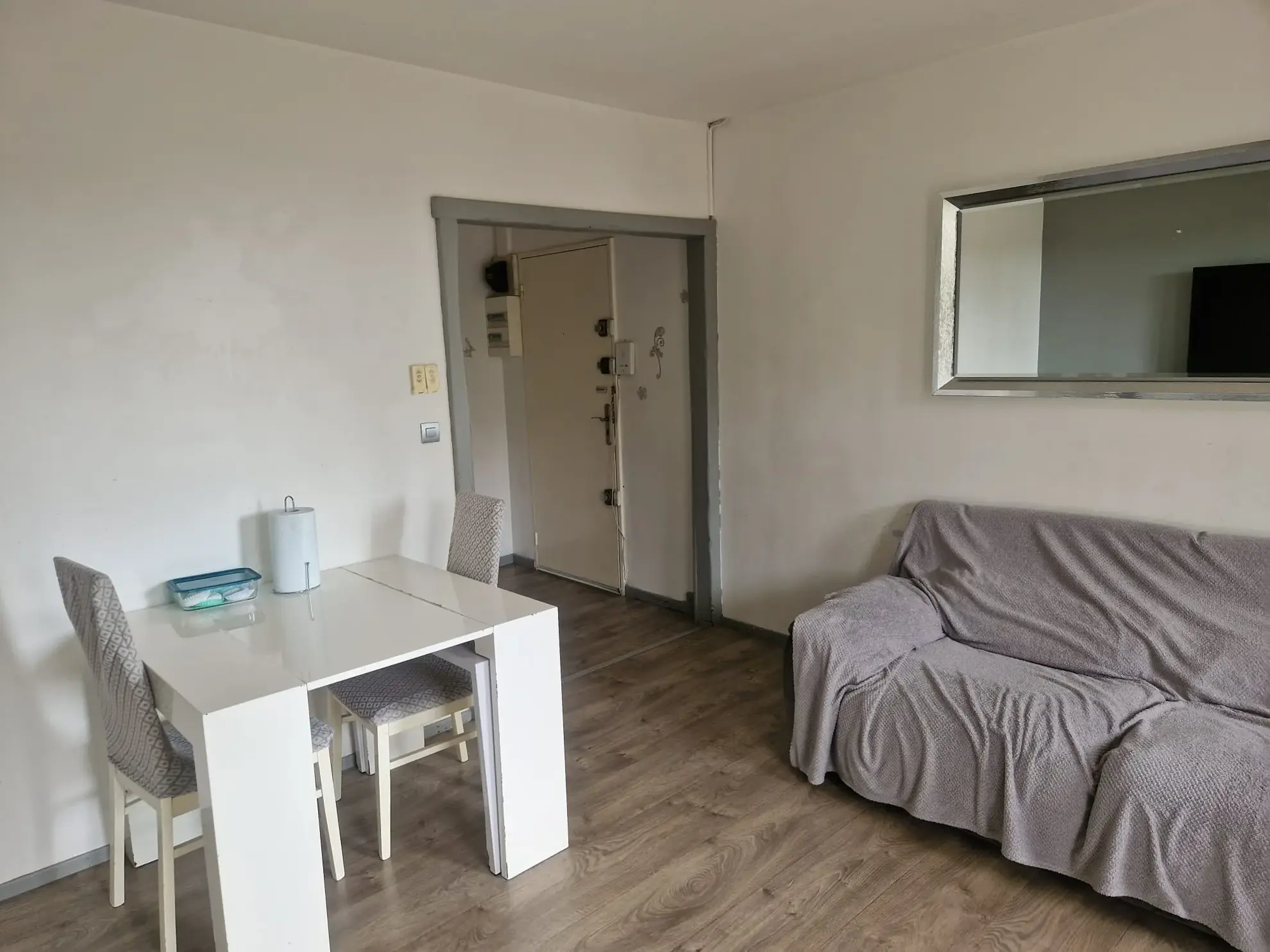 Appartement T3 à vendre à Marignane avec balcon, cave et résidence avec espaces verts 