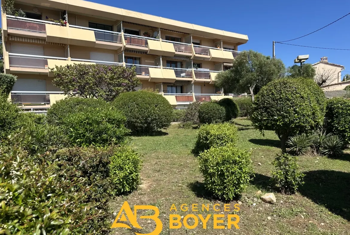 Appartement T2 à vendre à Bandol avec vue mer, parking et cave 