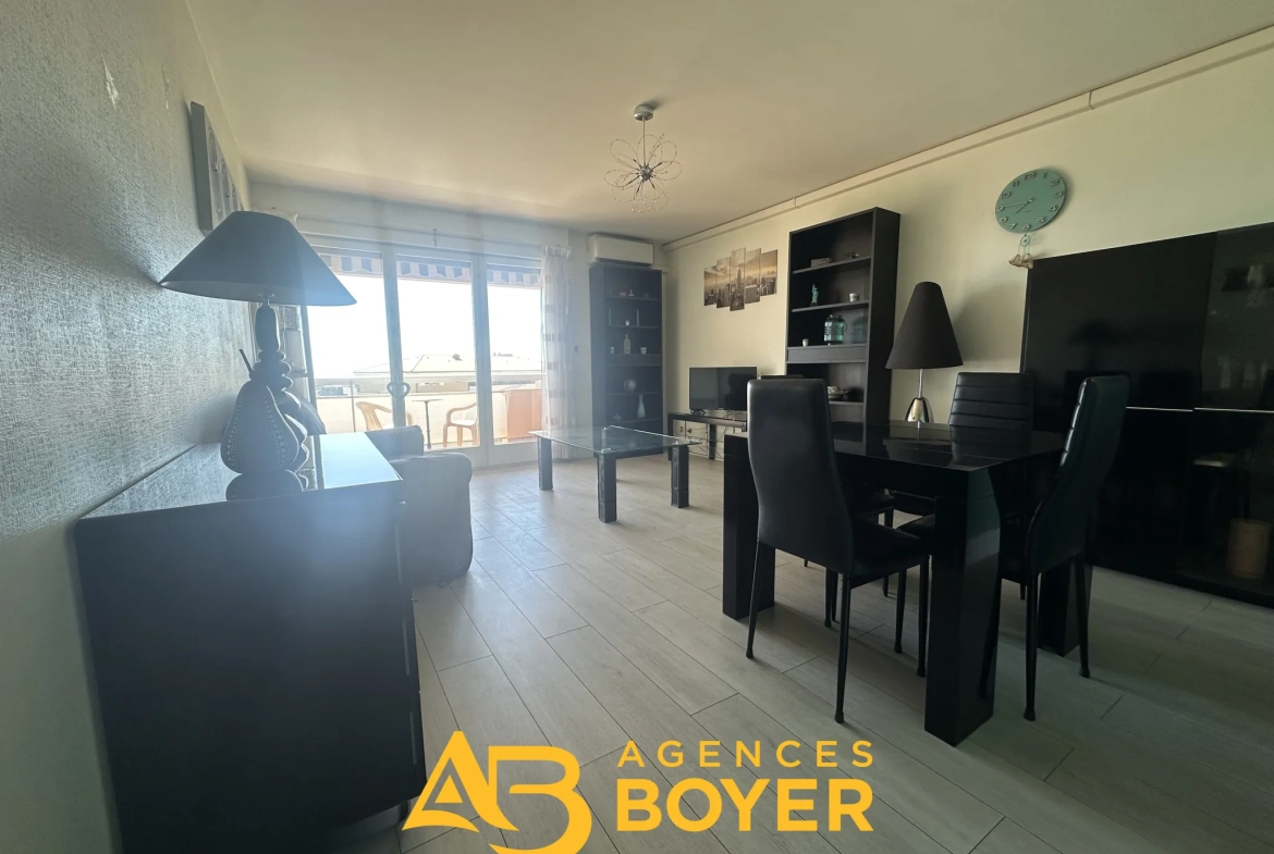 Appartement T2 à vendre à Bandol avec vue mer, parking et cave 