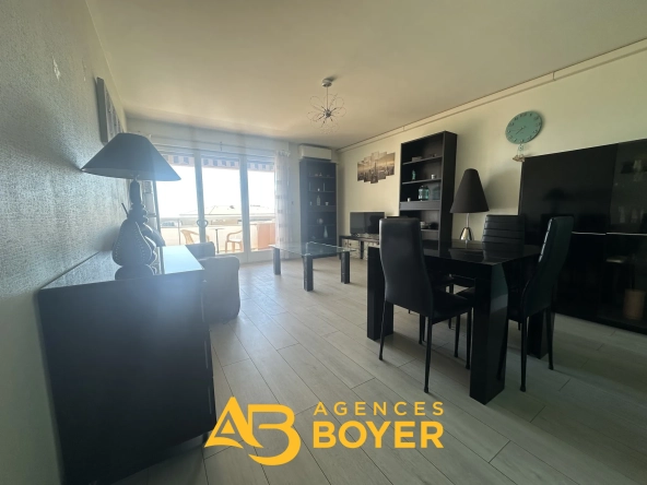 Appartement T2 à vendre à Bandol avec vue mer, parking et cave 