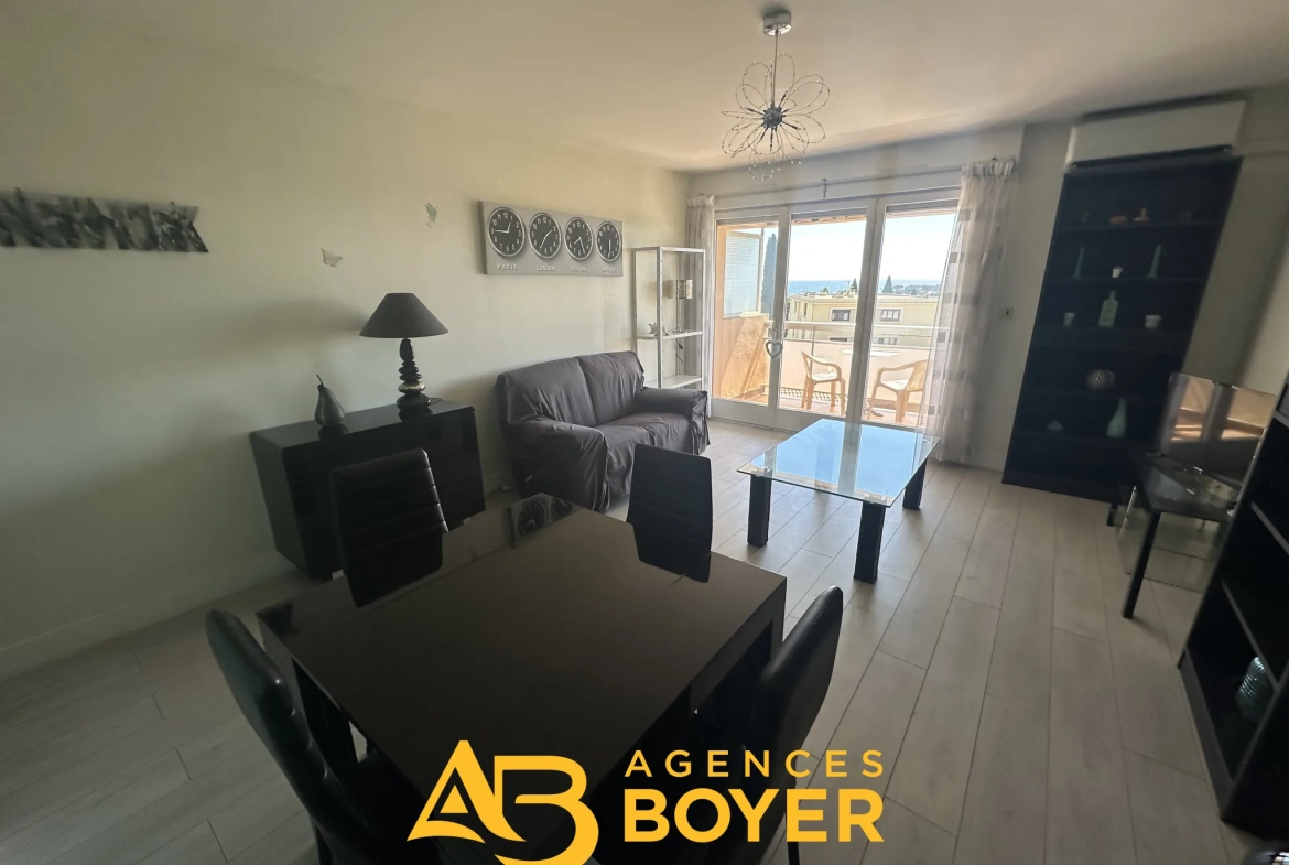Appartement T2 à vendre à Bandol avec vue mer, parking et cave 