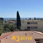 Appartement T2 à vendre à Bandol avec vue mer, parking et cave