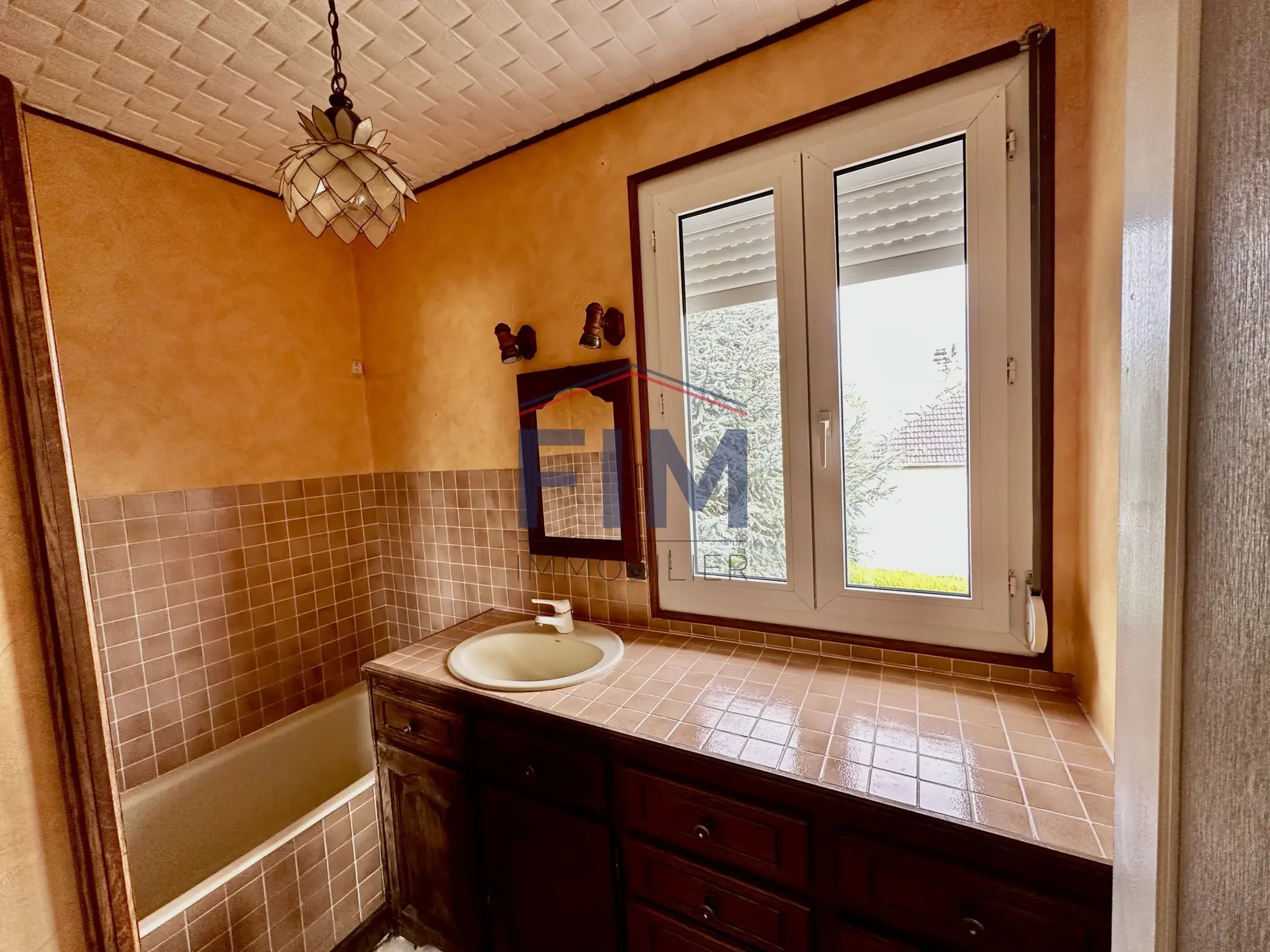 Maison en briques de 90 m² avec terrasse et garage à Envermeu 
