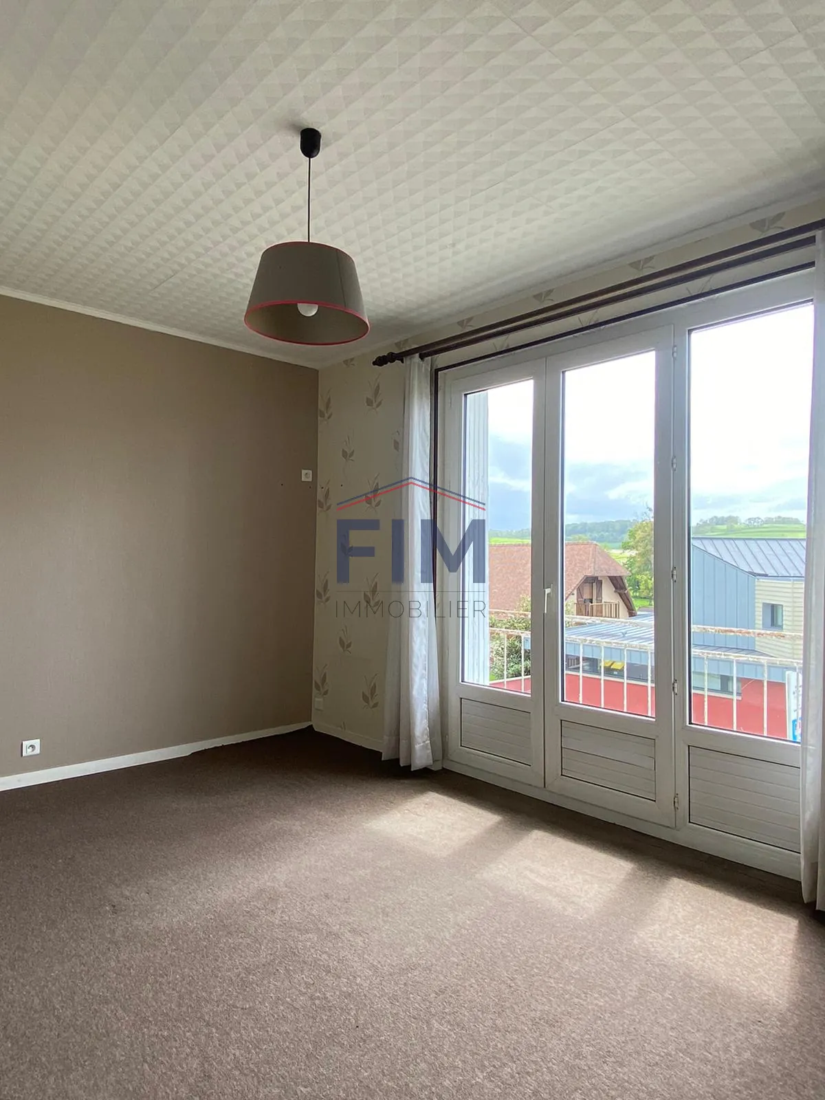 Maison en briques de 90 m² avec terrasse et garage à Envermeu 