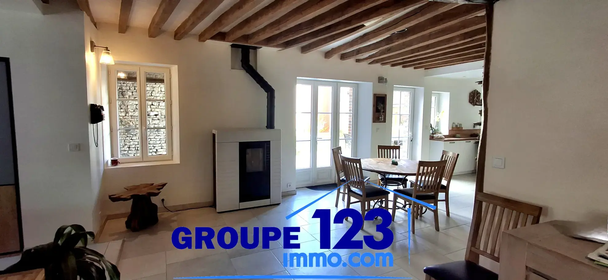 Belle maison en pierre rénovée avec jardin clos à Aillant-sur-Tholon 