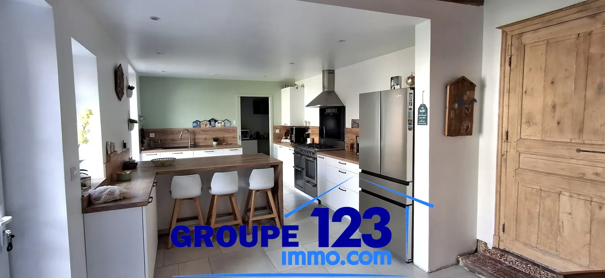 Belle maison en pierre rénovée avec jardin clos à Aillant-sur-Tholon 