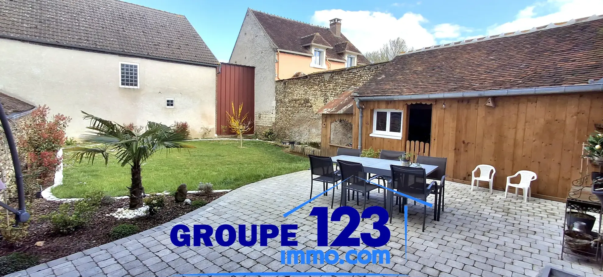 Belle maison en pierre rénovée avec jardin clos à Aillant-sur-Tholon 