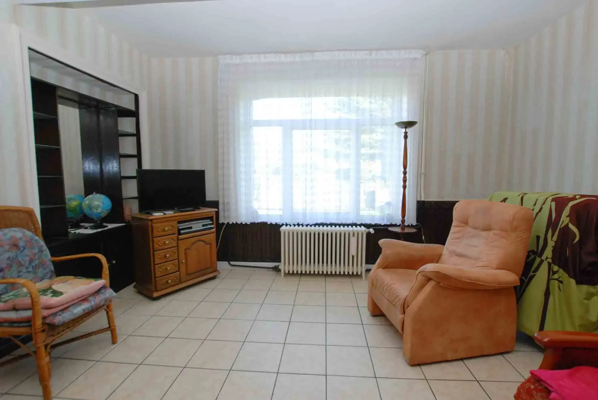 Maison semi-individuelle à vendre à Jeumont avec jardin et garage 