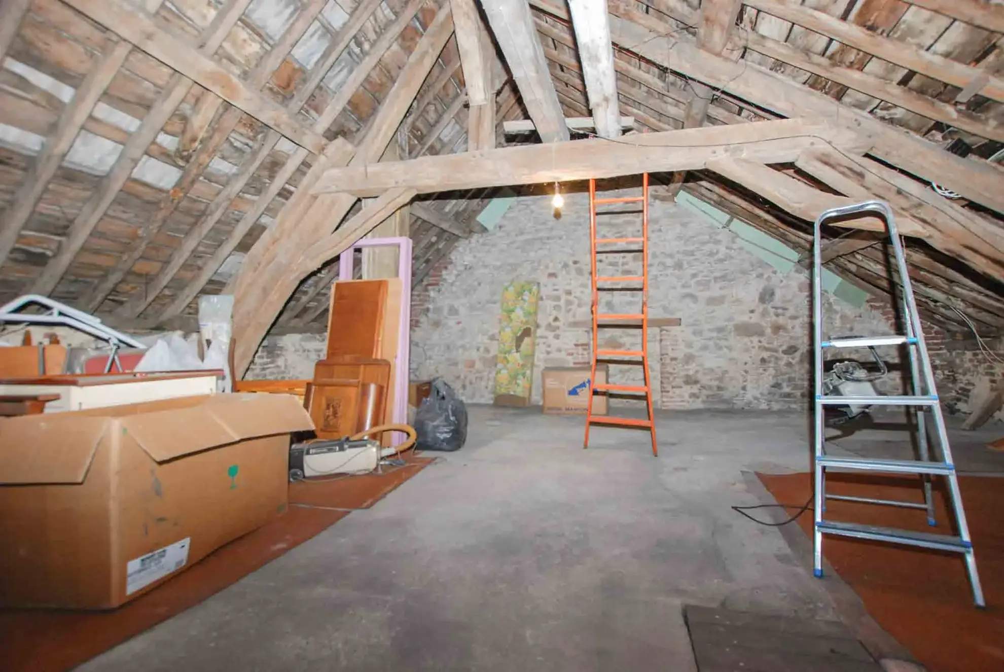 Maison semi-individuelle à vendre à Jeumont avec jardin et garage 