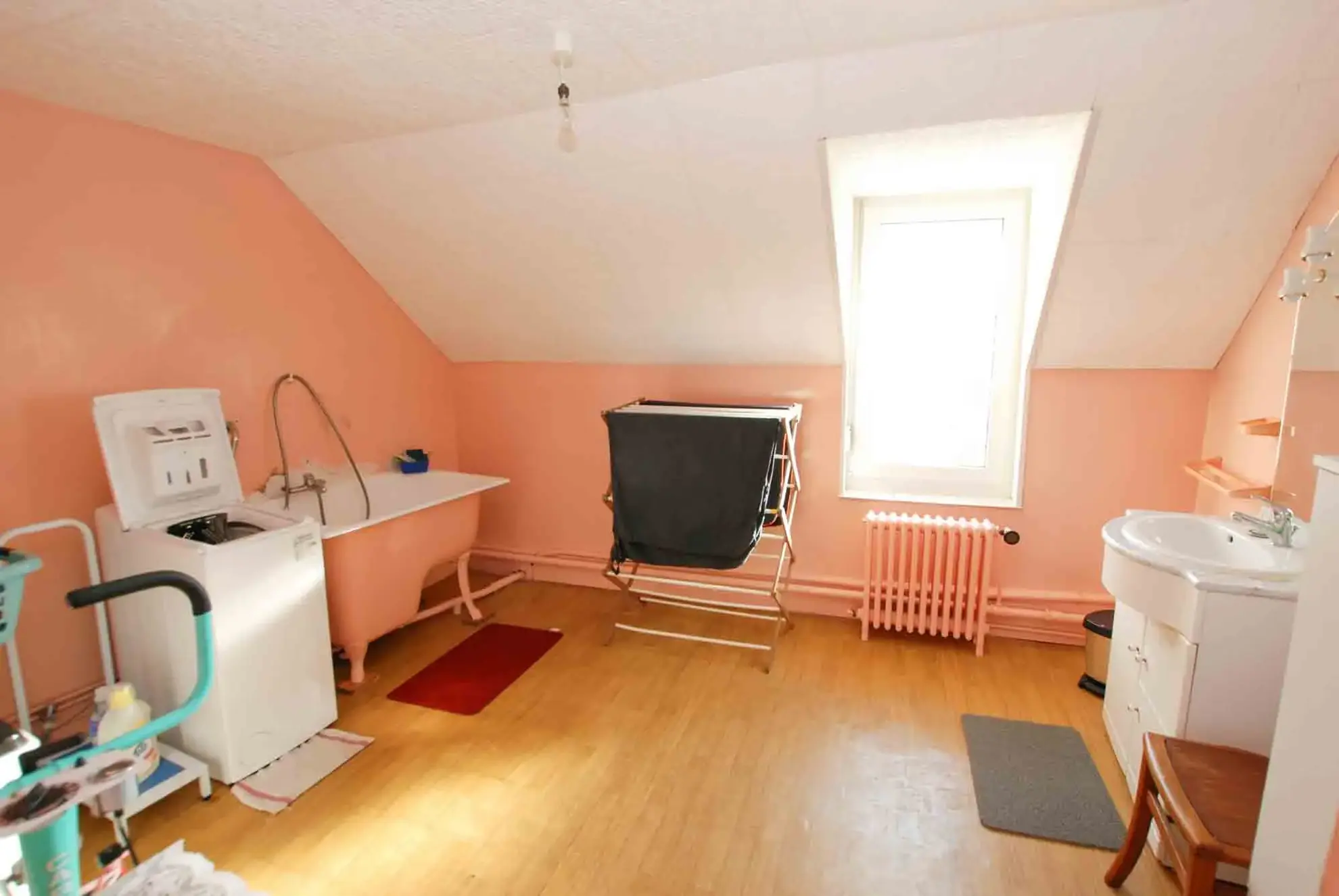 Maison semi-individuelle à vendre à Jeumont avec jardin et garage 