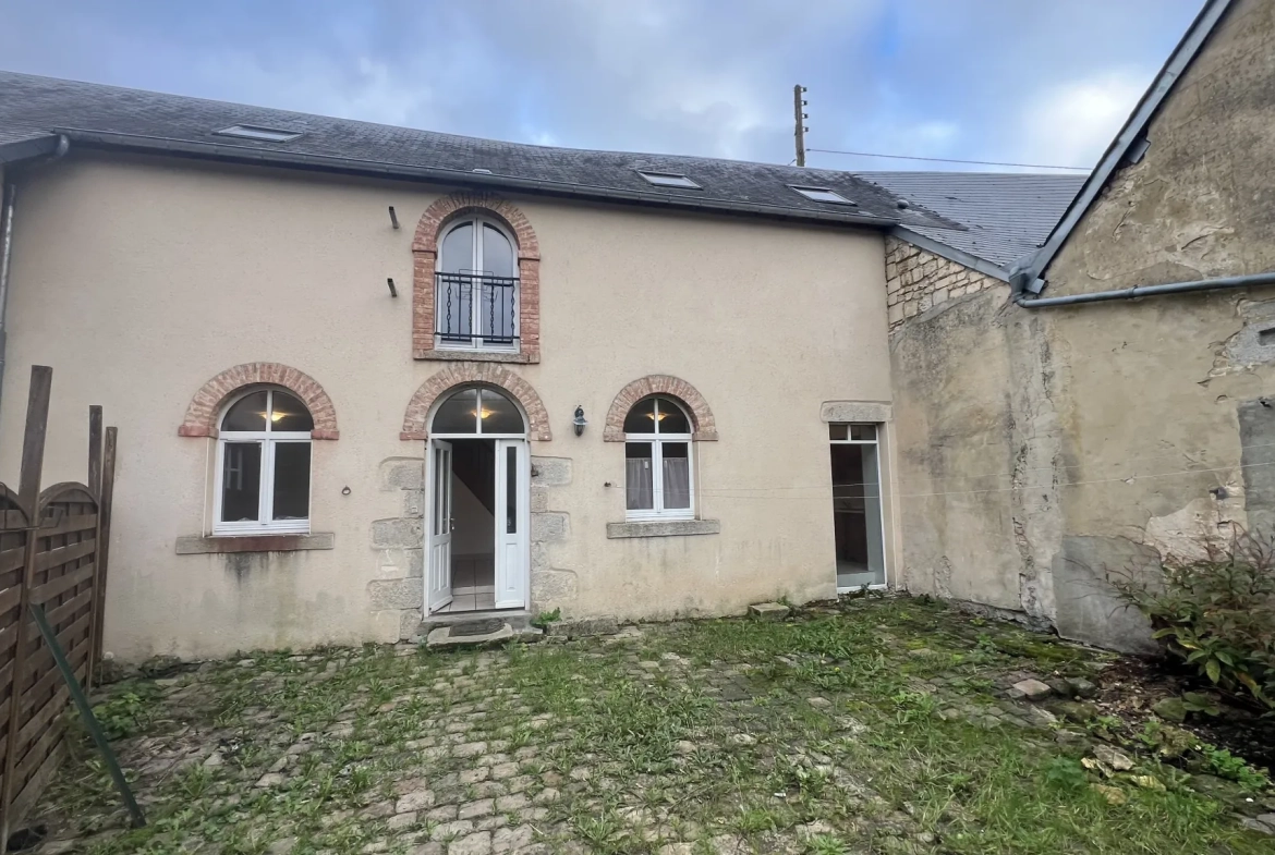 Vente maison de caractère de 116,07 m² à Alençon avec cour et parking 