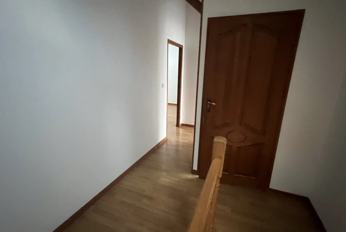 Vente maison de caractère de 116,07 m² à Alençon avec cour et parking 