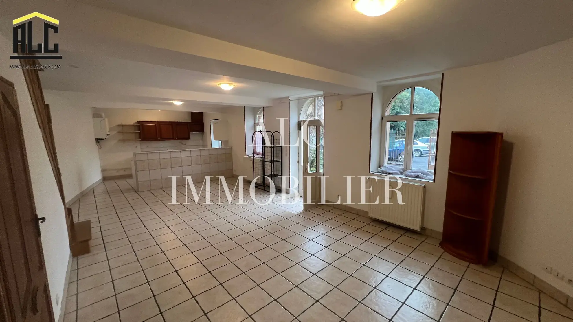 Vente maison de caractère de 116,07 m² à Alençon avec cour et parking 