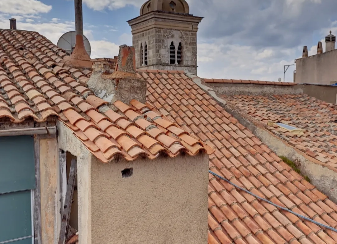 Appartement T2 bis avec vue mer à Bonifacio, excellent potentiel de rénovation 