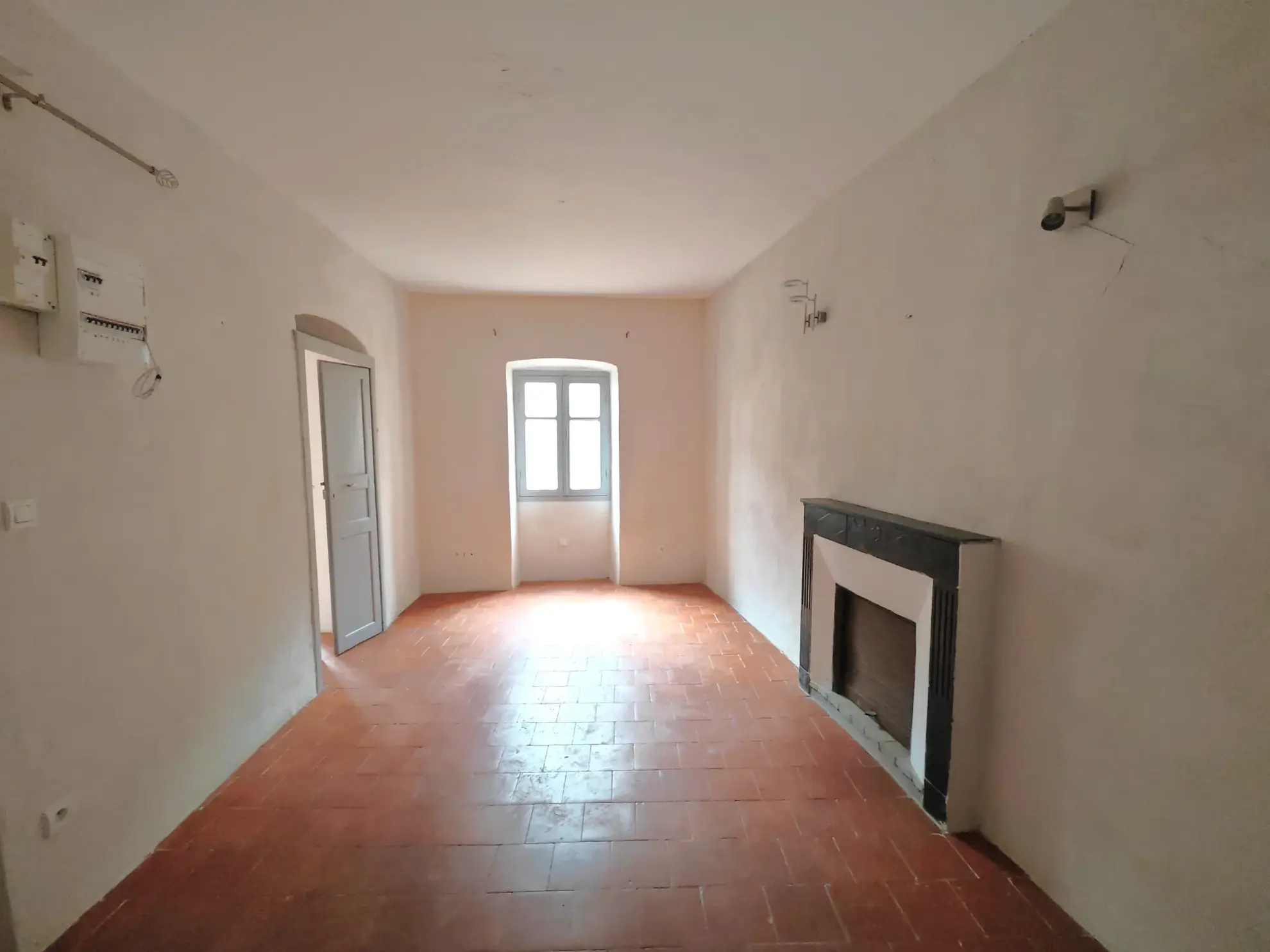 Appartement T2 bis avec vue mer à Bonifacio, excellent potentiel de rénovation 