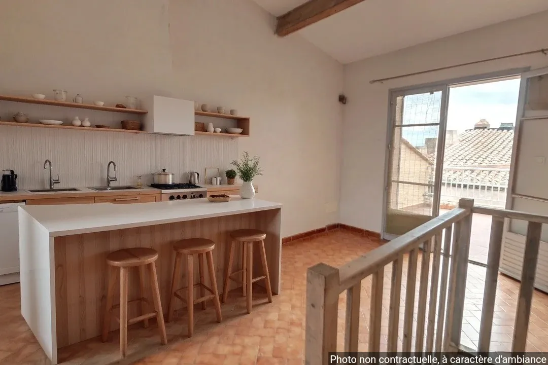 Appartement T2 bis avec vue mer à Bonifacio, excellent potentiel de rénovation 