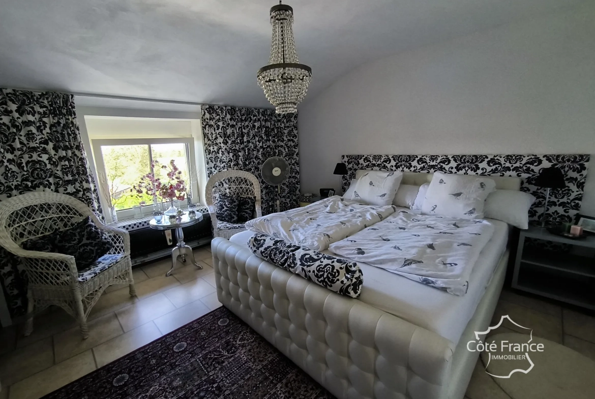 Charmante maison rénovée de 286 m² à GERMONT avec piscine et vue imprenable 