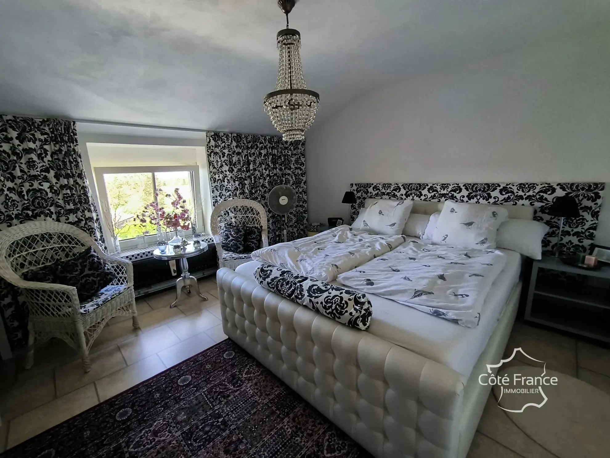 Charmante maison rénovée de 286 m² à GERMONT avec piscine et vue imprenable 